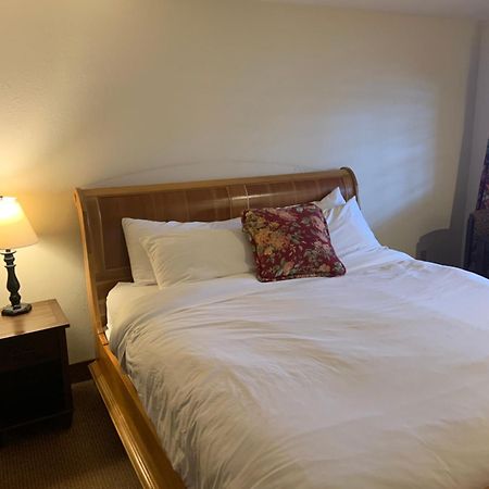 The Inn At Shady Lawn Newland Экстерьер фото
