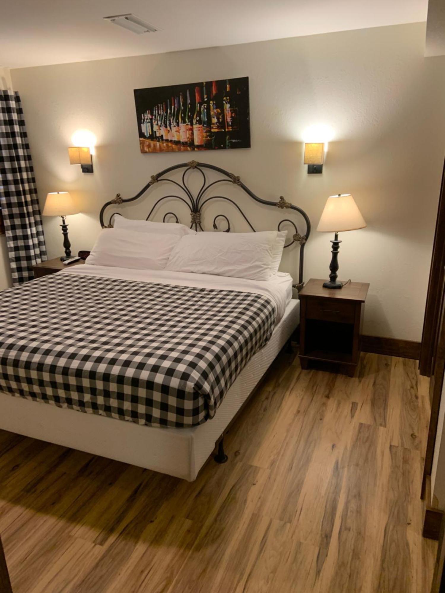 The Inn At Shady Lawn Newland Экстерьер фото